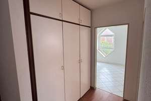 NUR MIT WOHNBERECHTIGUNGSSCHEIN ! 2 - Zimmer Dachgeschosswohnung mit Dachterrasse! – Prußweg 27, 30165 Hainholz, Hannover – Vorschaubild 3