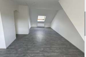 Charmante 2-Zimmer-Wohnung in ruhiger Lage – frisch renoviert & mit großem Dachboden