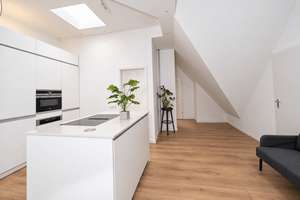 3-4 Zimmer Dachgeschosswohnung mit Balkon und Fahrstuhl – 10587 Charlottenburg, Berlin – Vorschaubild 3