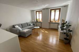 Ruhige 2-Zimmer-Erdgeschoss-Wohnung mit Einbauküche nähe Fischertor – Herrenhäuser 4, 86152 Georgs- und Kreuzviertel, Augsburg – Vorschaubild 2