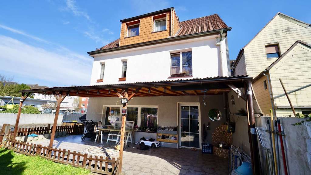 Freistehendes Einfamilienhaus mit 182 m² Wohn-und Nutzfläche in Dortmund-Bövinghausen!