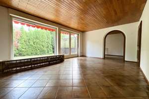 BUNGALOW MIT GROSSEM GARTEN UND GARAGE – RENOVIERUNGSBEDÜRFTIG MIT VIEL POTENZIAL – Die vollständige Adresse der Immobilie erhältst du vom Anbieter., 81827 Waldtrudering, München – Vorschaubild 7