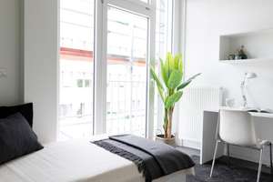 geräumiges , möbliertes Apartment in Düsseldorf- Rath sucht neuen Mieter!