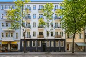 Charmante Wohnung mit zwei Balkonen im soliden Altbau im Boxhagener Kiez – Die vollständige Adresse der Immobilie erhältst du vom Anbieter., 10245 Friedrichshain, Berlin – Vorschaubild 1