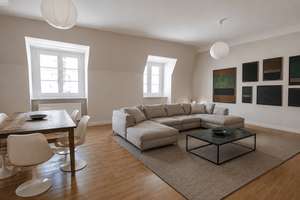 Attraktive 3-Zimmer Dachgeschoßwohnung in stilvollem Altbau