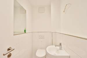 Seltene Gelegenheit am Hammerschmidtplatz – 171 m² Maisonette mit Garten und Büro – Die vollständige Adresse der Immobilie erhältst du vom Anbieter., 47798 Stadtmitte, Krefeld – Vorschaubild 11