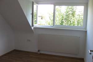 Moderne, renovierte 3-Zi-Dachgeschoss-Wohnung (kein Balkon), perfekt für 2er-WG – Die vollständige Adresse der Immobilie erhältst du vom Anbieter., 70372 Kurpark, Stuttgart – Vorschaubild 2