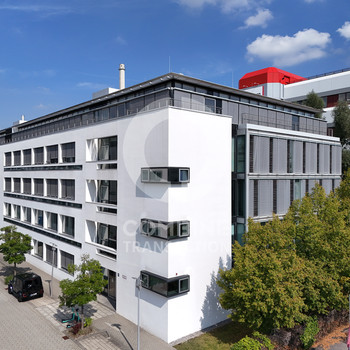 Büroimmobilie Bj 2001, TG-Sanierung in 2022, ca. 35% Vermietungsstand. combine Transaction