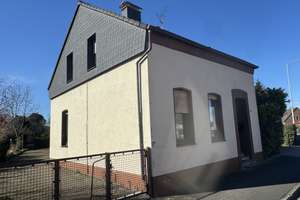 Charmanter Altbau von 1910 mit Anbau - schönes Grundstück!!