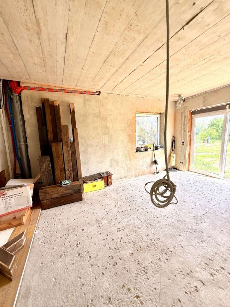 Immobilie in Surberg - Einzigartiges Anwesen mit Geschichte: Charmantes Bahnwärterhaus auf großem Grundstück - Bild 3