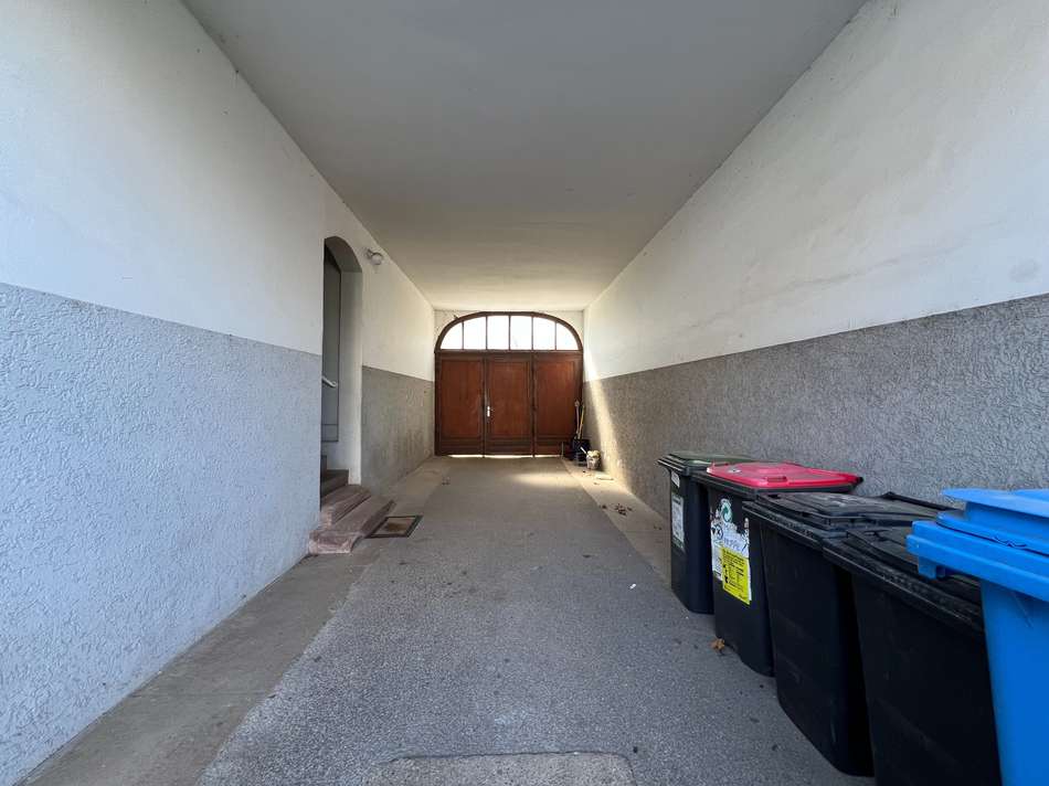 Einfahrt Vorderhaus