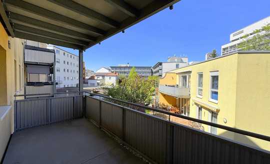 Moderne 3-ZKB-Wohnung mit Balkon und Stellplatz