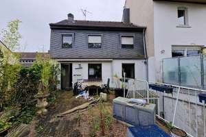 Attraktives 2 Familienhaus mit viel Platz für Ihre Ideen...