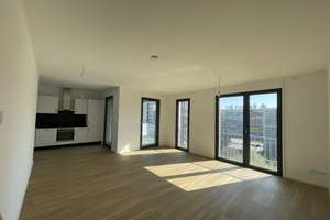 Helle und geräumige zentrale 2 Zimmer Wohnung in MG-Innenstadt