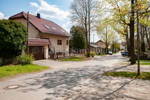 Weixdorf - Einfamilienhaus mit Gewerbeeinheit und Lagerhalle – Hermsdorfer Allee 2b, 1108 Weixdorf, Dresden – Vorschaubild 2