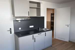 Helles, zentral gelegenes Studentenappartement, Erstbezug, Dachterrasse (Gemeinschaftsnutzung)  – Gabelsbergerstraße 20, 91052 Stubenloh, Erlangen – Vorschaubild 3