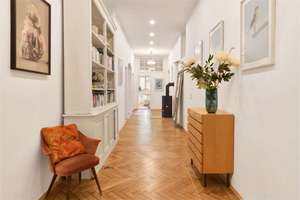 Familiengerechte Beletage über 204 m² mit Altbau-Charme und zwei Balkonen – Die vollständige Adresse der Immobilie erhältst du vom Anbieter., 81675 Steinhausen, München – Vorschaubild 2