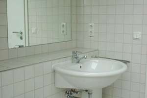 Charmante 1-Zimmer Dachgeschosswohnung mit Balkon in Bahnhofsnähe – Friedrich-List Str. 14, 46045 Altstadt-Mitte, Oberhausen – Vorschaubild 6
