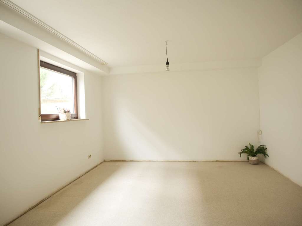 Immobilie in Böblingen - Ideal für Single oder Pendler: Helle Souterrain-Wohnung mit Gartennutzung in Böblingen-Dagersheim - Bild 3