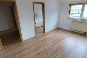 Gemütliche 2-Zimmer-Dachgeschosswohnung in Remscheid – frisch renoviert, zentral gelegen! – Baustraße 7, 42853 Scheid, Remscheid – Vorschaubild 7