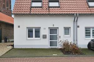 Modern wohnen im Reihenhaus – renoviert, energieeffizient Klasse B, bezugsfertig – Die vollständige Adresse der Immobilie erhältst du vom Anbieter., 41334 Nettetal – Vorschaubild 2
