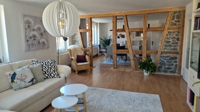 Stilvolle sanierte Altbauwohnung mit 2 Bädern & Einbauküche im Herzen Rosenfelds