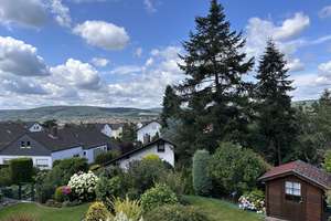 Waldrandlage genießen: Einfamilienhaus mit Garten und herrlichem Ausblick! – Die vollständige Adresse der Immobilie erhältst du vom Anbieter., 63906 Erlenbach am Main – Vorschaubild 5