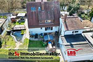 2-Fam.-Haus mit Anbau und ausgebautem Dachstudio in Toplage! Sackgasse! 3 Garagen! 2 Stellplätze! – Die vollständige Adresse der Immobilie erhältst du vom Anbieter., 73240 Wendlingen am Neckar – Vorschaubild 1