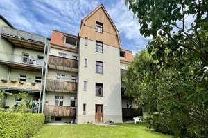 Sonnige Aussichten im 2. Stock: Gepflegte 2-Zimmer-Wohnung mit Südbalkon