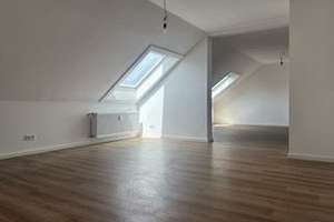 Top DG-Wohnung, große Küche, Gäste WC + Fenster, Abstellraum und Fernblick über Barmen – Heidter Berg 25, 42283 Heckinghausen, Wuppertal – Vorschaubild 2