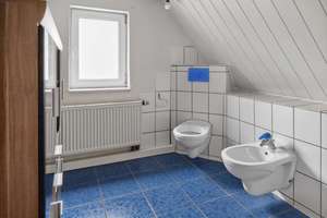 Lichtdurchflutete DG-Wohnung mit ausgebautem Dachboden – Die vollständige Adresse der Immobilie erhältst du vom Anbieter., 70469 Bahnhof Feuerbach, Stuttgart – Vorschaubild 4