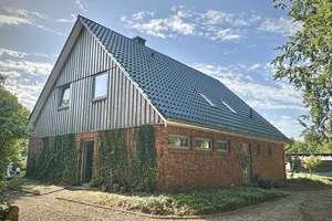 Osdorf: Traumhaftes Landhaus von 2018 mit eigener Pferdekoppel, Naturbadeteich, Sauna und Ostseenähe – Die vollständige Adresse der Immobilie erhältst du vom Anbieter., 24251 Osdorf – Vorschaubild 2