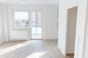 Barrierearme 1-Raum-Wohnung mit Balkon – Wolgograder Allee 204, 9123 Hutholz, Chemnitz – Vorschaubild 1