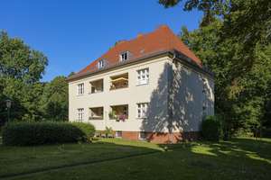 **Erstbezug nach Sanierung – helles Wohnen mit Balkon im grünen Kiez** – 14165 Zehlendorf, Berlin – Vorschaubild 2