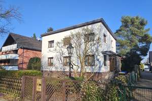 Gut geschnittenes, sanierungsbedürftiges Einfamilienhaus in ruhiger Lage & zusätzlichem Baupotenzial