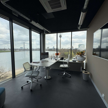 Einzigartige Bürofläche am Paradiesstrand