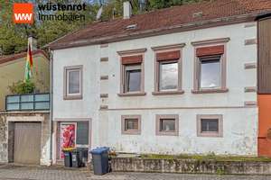 Zweifamilienhaus-Potenzial: Solides Wohnhaus mit modernisierter Einheit und Ausbaureserve – Die vollständige Adresse der Immobilie erhältst du vom Anbieter., 66701 Beckingen – Vorschaubild 1