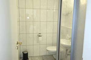 Sehr gut geschnittene, großzügige, ruhige 2-Zimmer Wohnung mit Terrasse und Gartennutzung – Burgenlandweg 2a, 50858 Junkersdorf, Köln – Vorschaubild 14