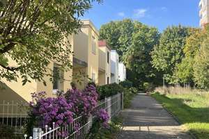 Bezugsfertig! Frisch saniertes Reihenhaus in ruhiger Lage von Frankfurt-Bonames | Nahe U-Bahn