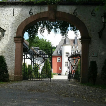 Burg Dalbenden – Historisches Wohnjuwel mit modernstem Komfort
