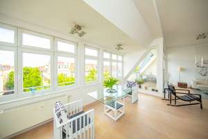 Bezugsfreie DG-Whg mit Terrasse EBK Kamin u. Aufzug – Simon-Dach-Strasse 10, 10245 Friedrichshain, Berlin – Vorschaubild 4