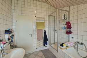 Zwischen Zuhause und Arbeitsplatz: Einfamilienhaus für individuelle Lebenskonzepte – Die vollständige Adresse der Immobilie erhältst du vom Anbieter., 73773 Aichwald – Vorschaubild 8