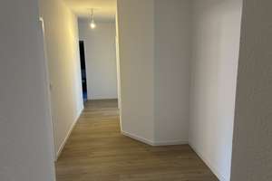 Provisionsfrei! Renoviert! 4-Zimmer-Wohnung mit Garten und Stellplatz! – 33739 Jöllenbeck, Bielefeld – Vorschaubild 2