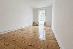 HELLE 2-ZIMMER-WOHNUNG MIT BALKON I DIELENBODEN I GEPFLEGT I RUHIG I PROVISIONSFREI – Holsteinische Straße 13, 10717 Berlin – Vorschaubild 5