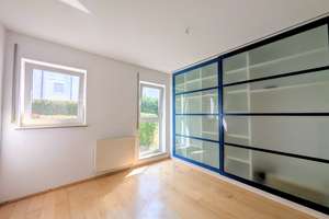 Barrierefreie 2,5 Zimmer-Wohnung mit 114 m² Privatgarten, Wallbox, Aufzug in bester Wohnlage – Die vollständige Adresse der Immobilie erhältst du vom Anbieter., 73430 Stadtmitte, Aalen – Vorschaubild 9