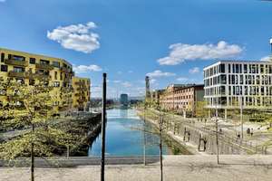 Exklusive 2-Zimmer-Wohnung mit Wasserblick, Balkon und Tiefgaragenstellplatz in Premiumlage am Mainz – Am Zollhafen 13, 55118 Neustadt, Mainz – Vorschaubild 1