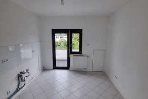 Modernisierte 2-Zimmer-Dachgeschosswohnung mit Balkon in Krefeld (mit Klimaanlage) – Schillerplatz 6, 47799 Cracau, Krefeld – Vorschaubild 5