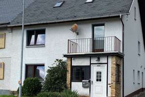 *** Viel Platz für die ganze Familie – großzügiges Einfamilienhaus mit Scheune, Garage und Garten in