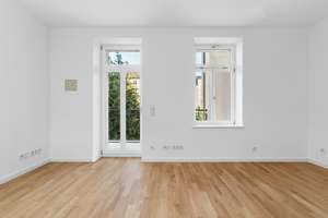 Traumsaniertes Denkmal  2-Raum-Wohnung - Einbauküche, Balkon, Parkett, CAT-7-Netzwerk, Abstellraum