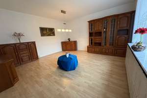 Schönecker Raumwunder mit traumhaftem Naturblick sucht neue Berufung – Klingerstraße 9, 8261 Schöneck/Vogtland – Vorschaubild 3